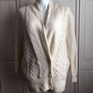 VINTAGE IVORY WOOL SWEATER WITH PEARLS